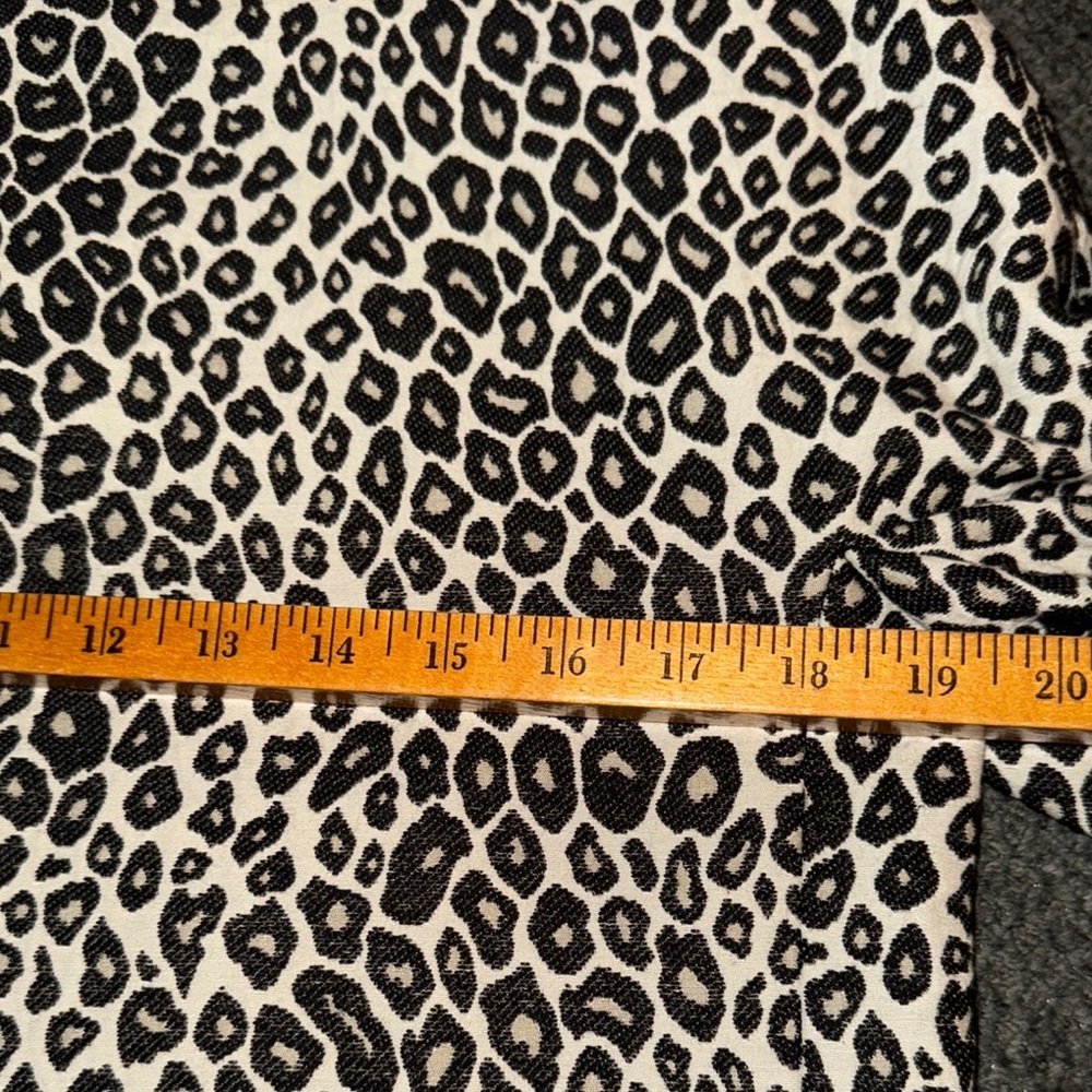 Ann Taylor Black and White Leopard Print open blazer. Size‎ Small - Picture 5 of 9